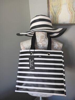 Scout Black & White Striped Tote Bag W/ Matching Sunhat